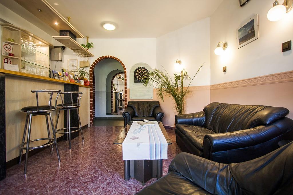 Dominika Apartman Hotel Budapeste Exterior foto