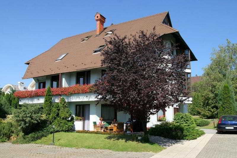 Dominika Apartman Hotel Budapeste Exterior foto