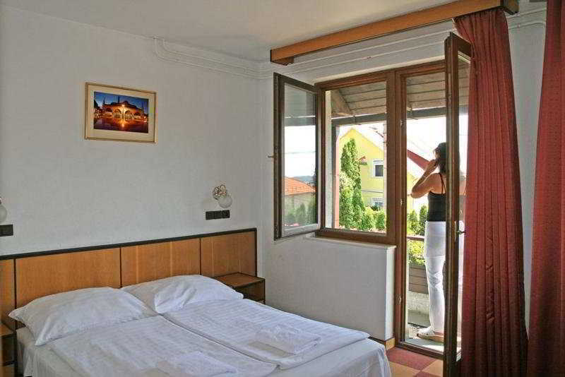 Dominika Apartman Hotel Budapeste Exterior foto